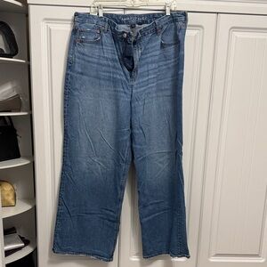 American Eagle Outfitters Relaxed Fit Blue Jeans